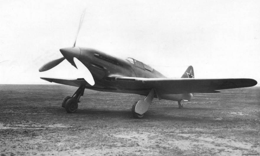 Высотный перехватчик И-220 («самолет А») – экземпляр №1 с мотором АМ-39 с на испытаниях во второй половине 1943 г. 